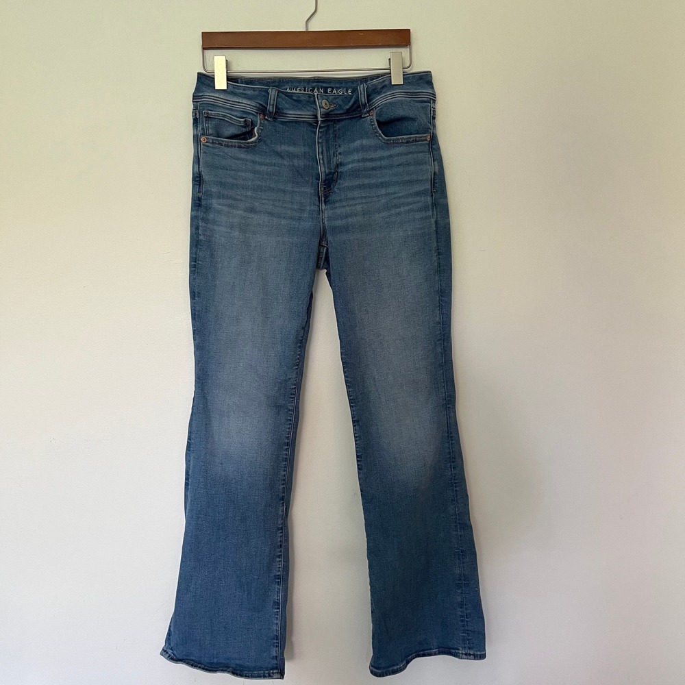 American Eagle Kickboot Flare Jeans Blue Medium Wash Denim Womens size 12